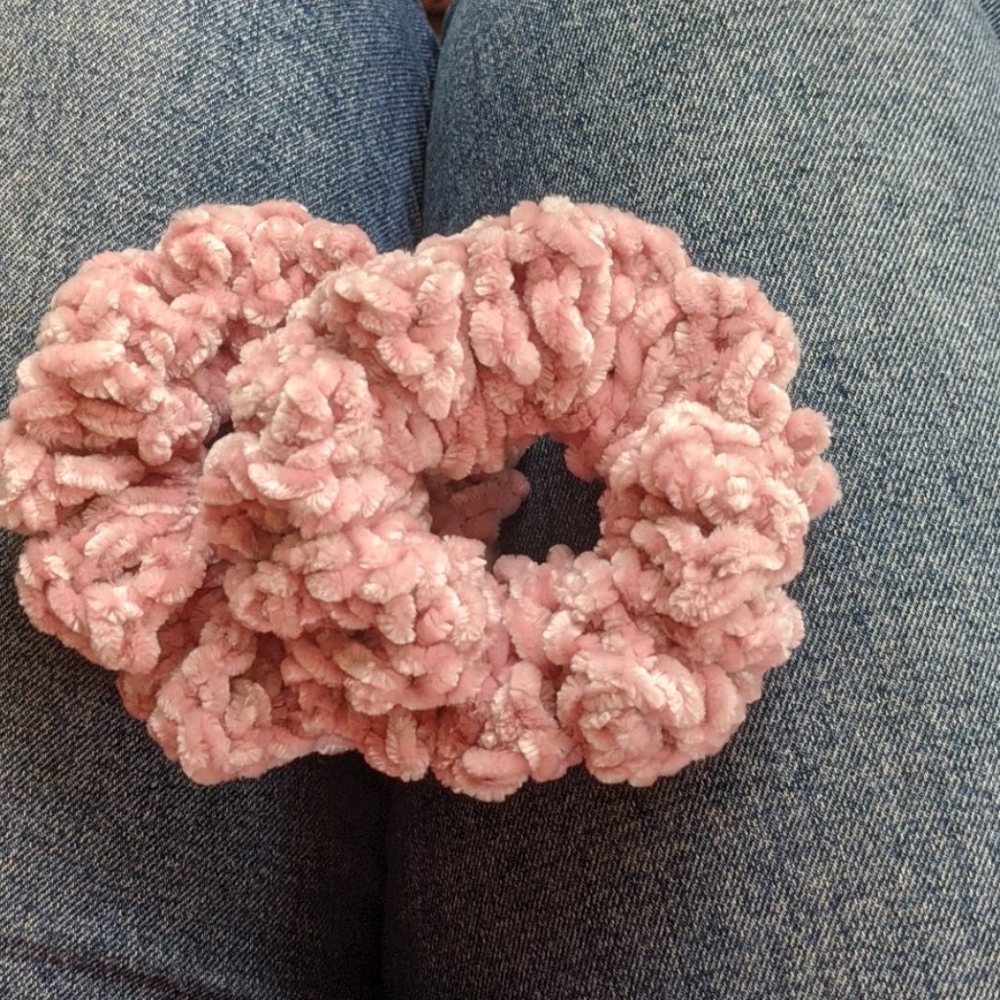 Pick scrunchie